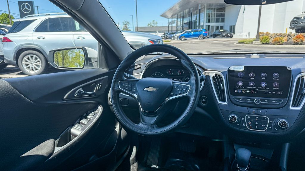 Thumbnail: 2024 Chevrolet Malibu - 8