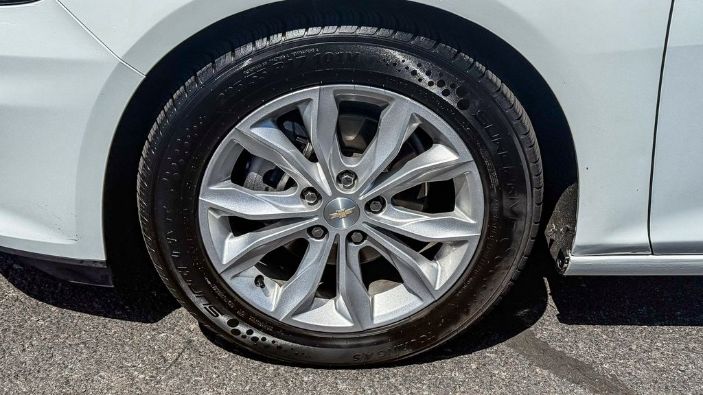 Thumbnail: 2024 Chevrolet Malibu - 21