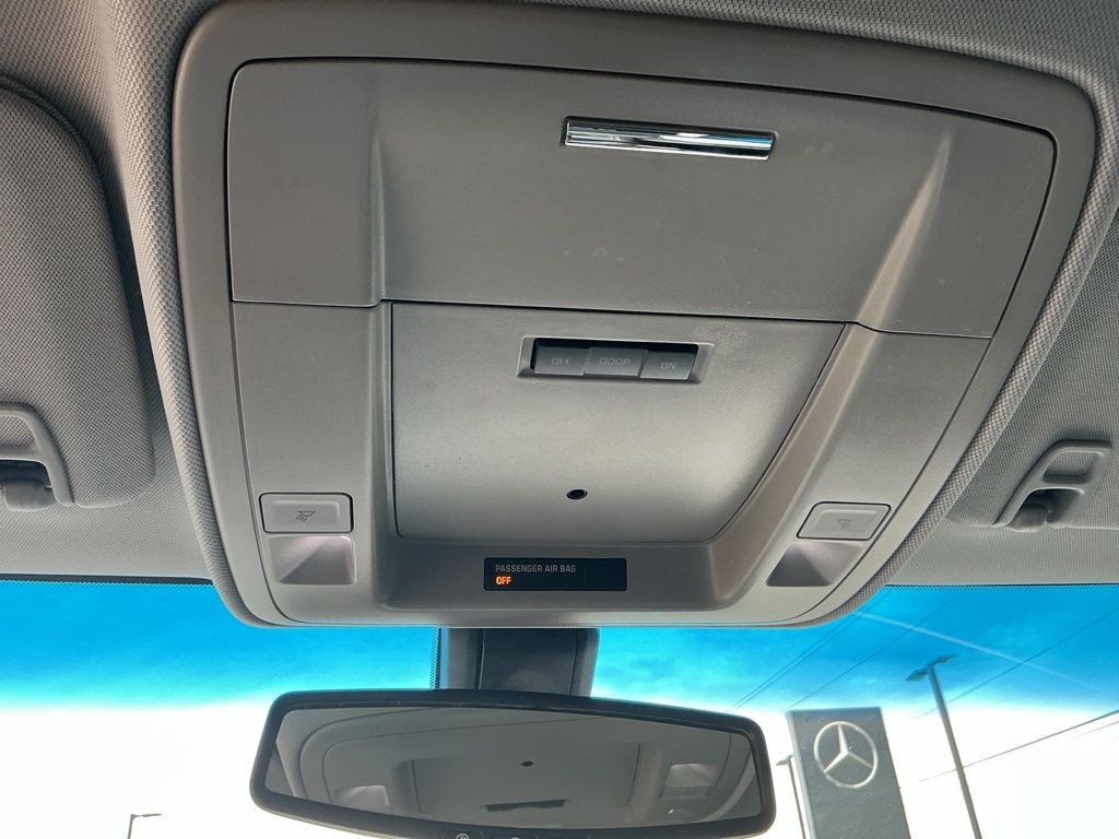 Thumbnail: 2015 Chevrolet Tahoe - 19