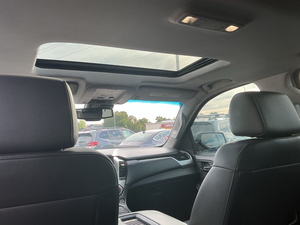 Thumbnail: 2018 Chevrolet Tahoe - 32