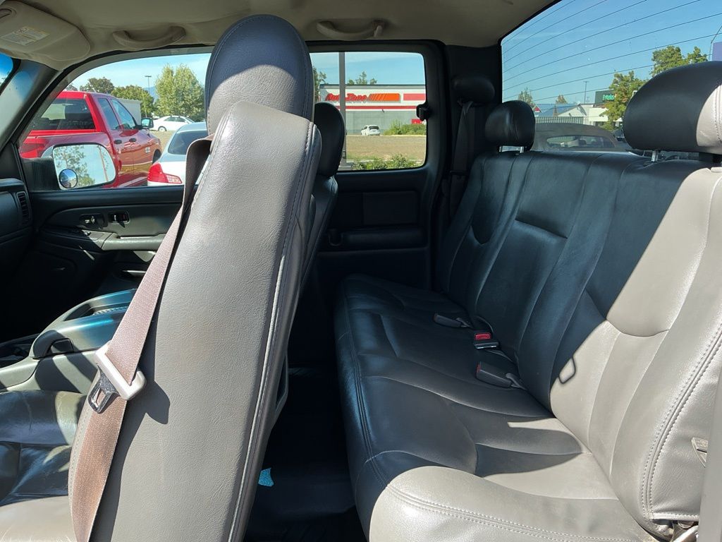 Thumbnail: 2004 GMC Sierra 2500 - 10
