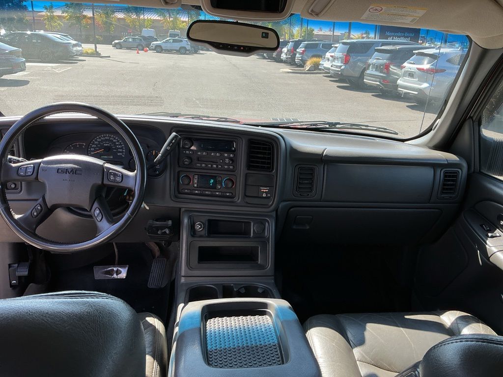 Thumbnail: 2004 GMC Sierra 2500 - 2