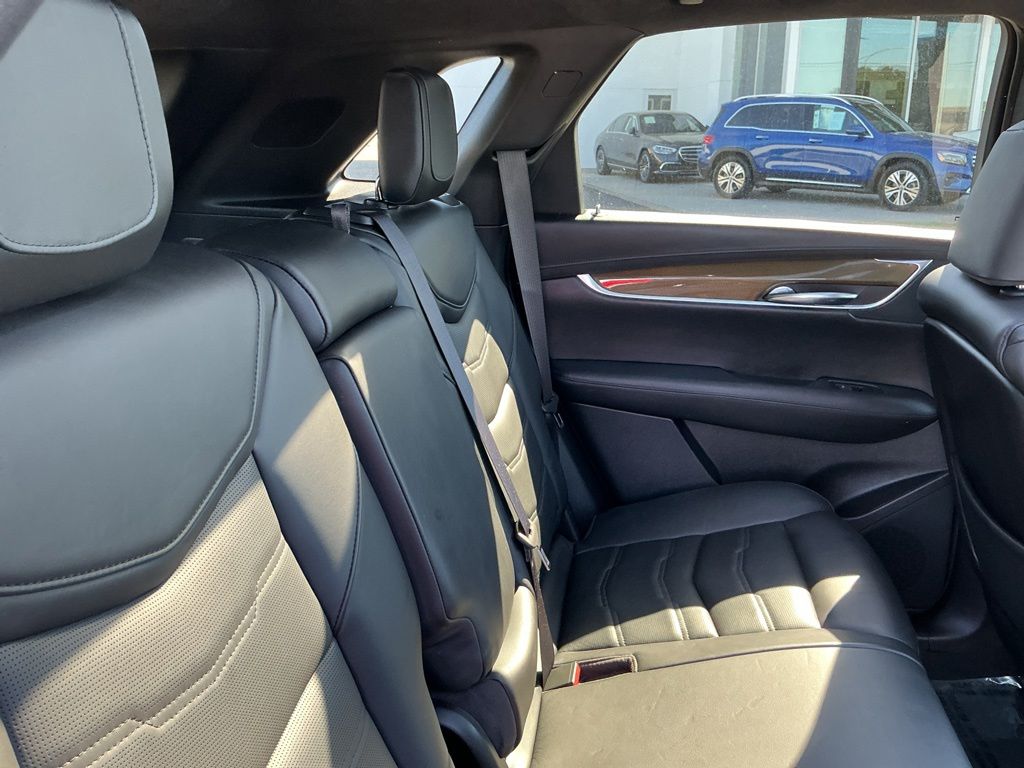 Thumbnail: 2017 Cadillac XT5 - 11