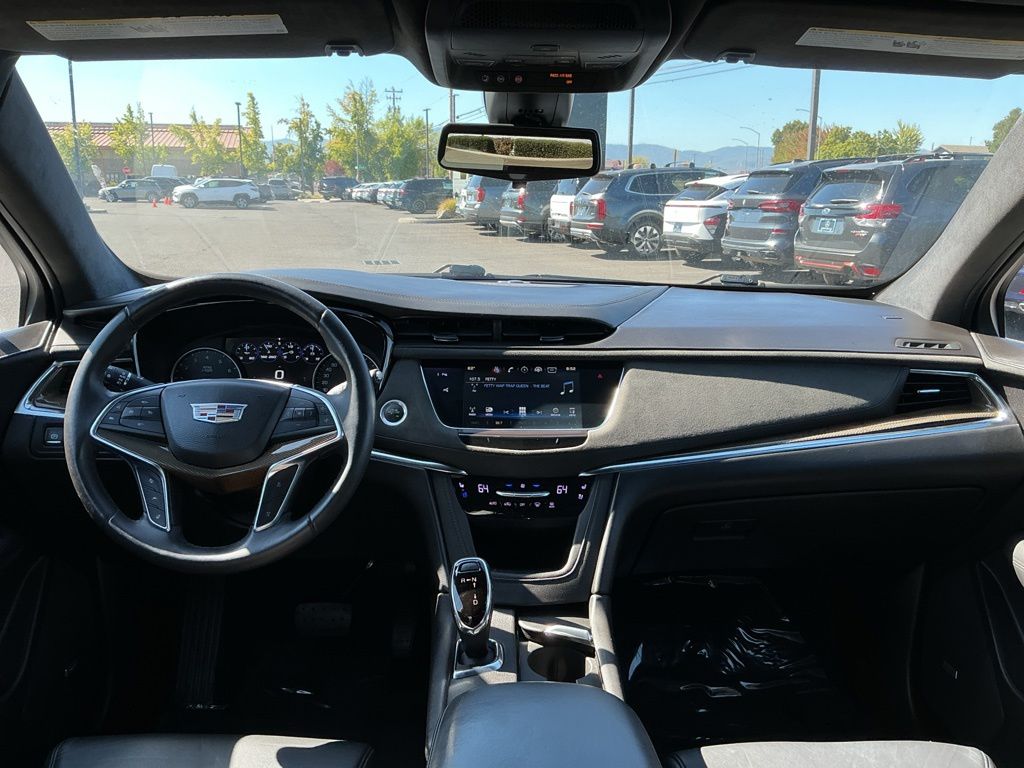 Thumbnail: 2017 Cadillac XT5 - 8
