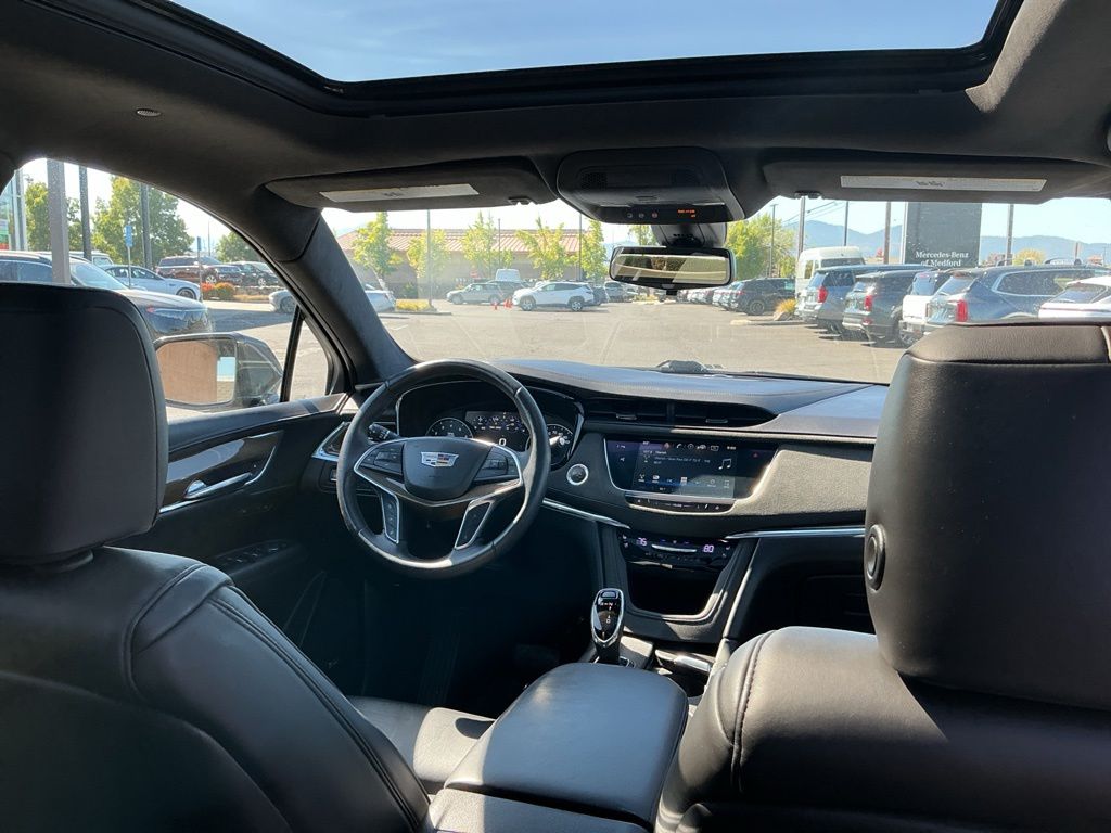 Thumbnail: 2017 Cadillac XT5 - 2