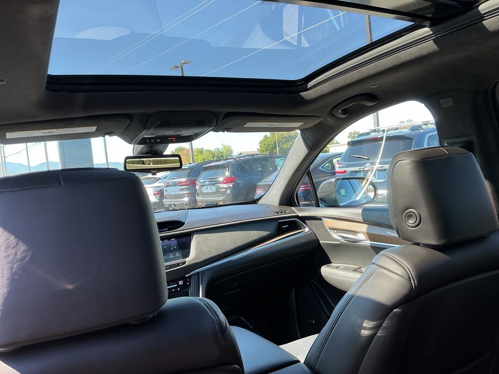 Thumbnail: 2017 Cadillac XT5 - 31