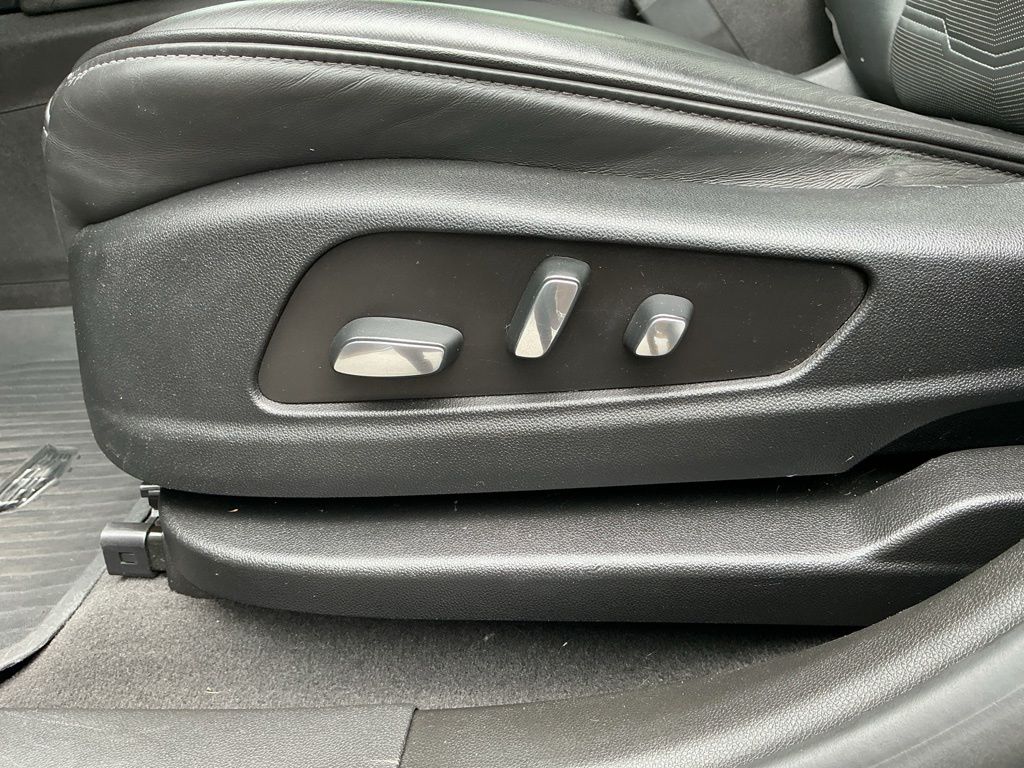 Thumbnail: 2020 Cadillac XT6 - 26