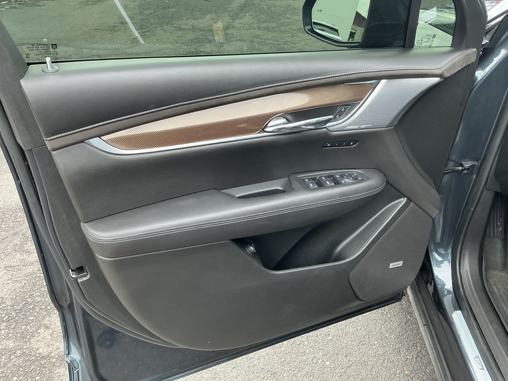 Thumbnail: 2020 Cadillac XT6 - 24