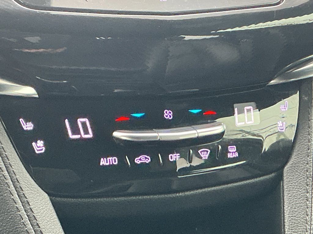 Thumbnail: 2020 Cadillac XT6 - 35