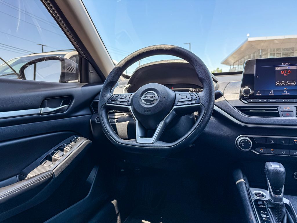 Thumbnail: 2022 Nissan Altima - 8