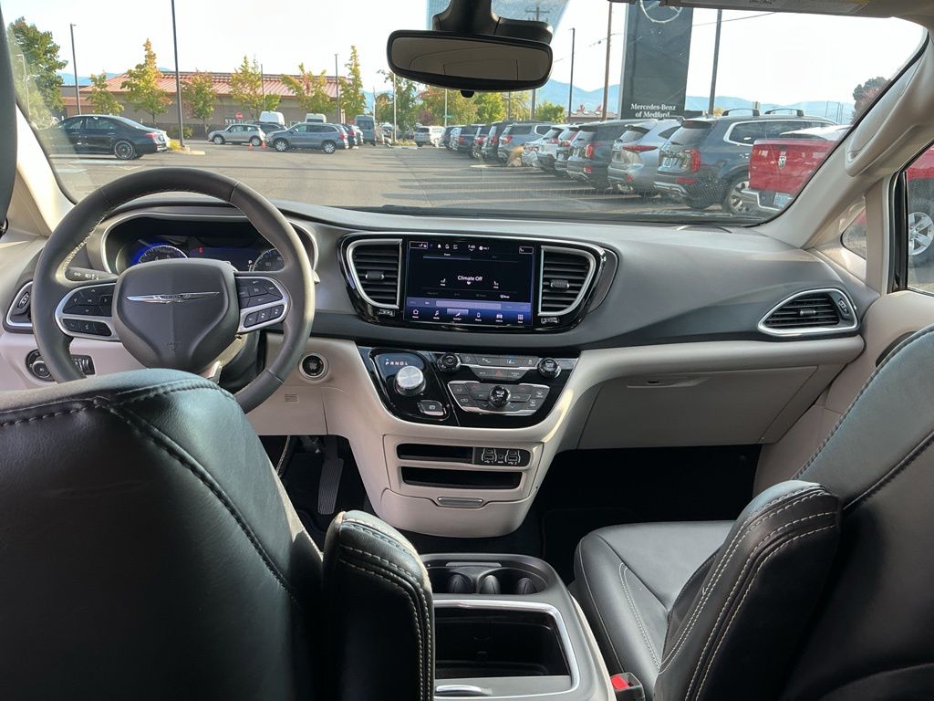 Thumbnail: 2024 Chrysler Pacifica - 2