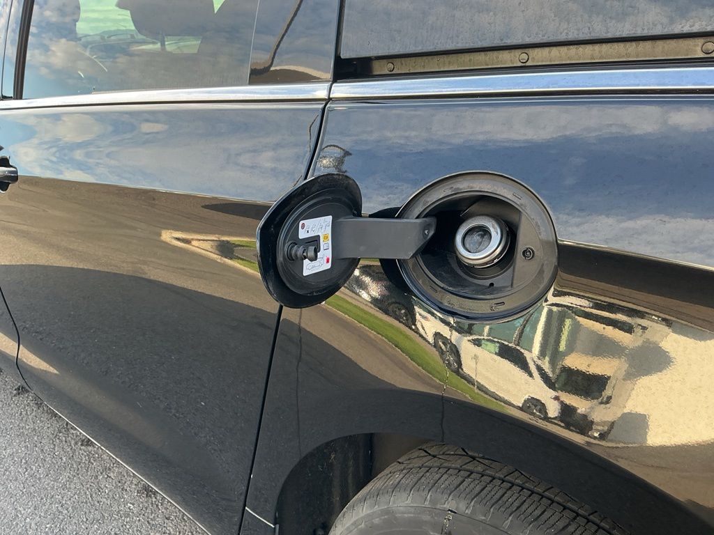 Thumbnail: 2024 Chrysler Pacifica - 24