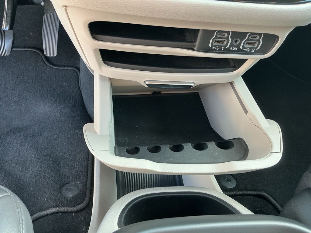 Thumbnail: 2024 Chrysler Pacifica - 11