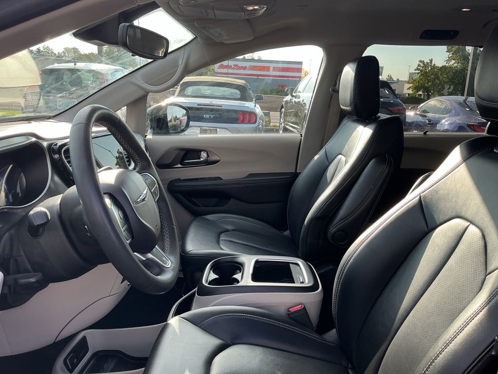 Thumbnail: 2024 Chrysler Pacifica - 8