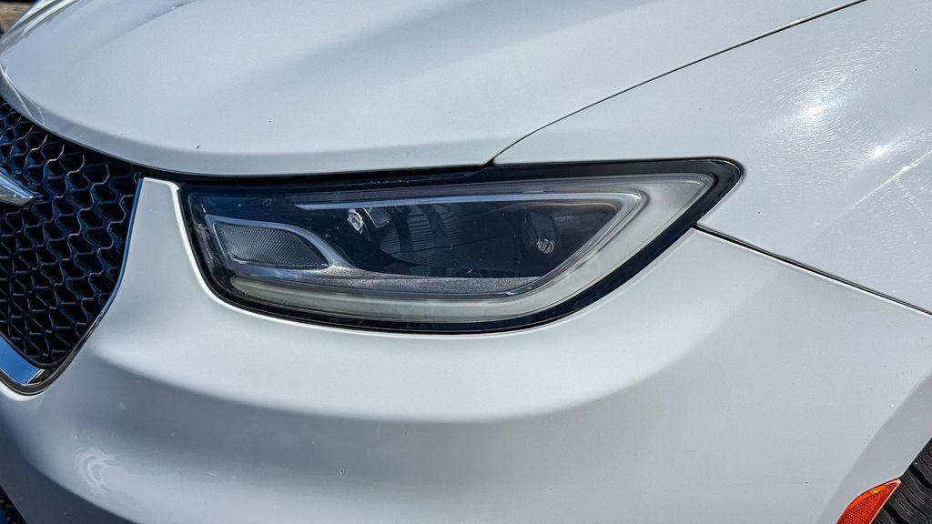 Thumbnail: 2023 Chrysler Pacifica - 16