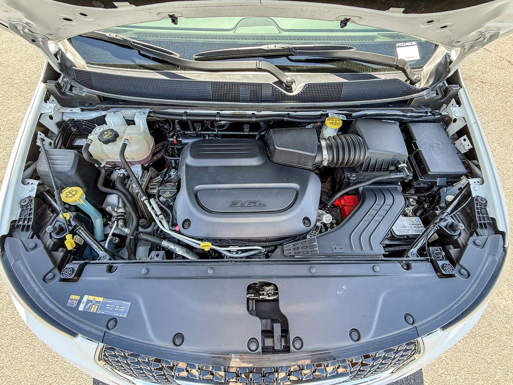 Thumbnail: 2023 Chrysler Pacifica - 7