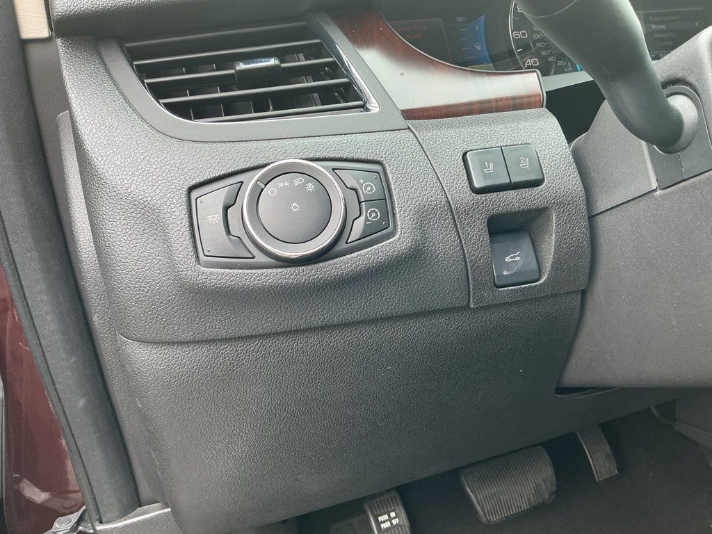 Thumbnail: 2012 Ford Edge - 21