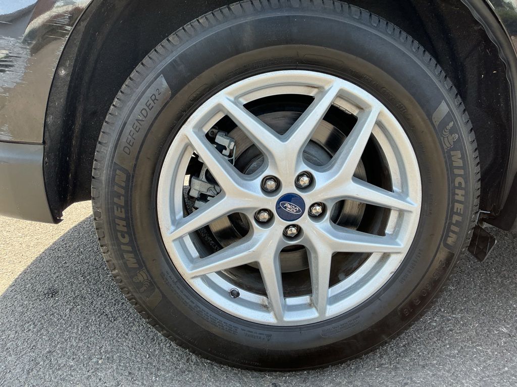 Thumbnail: 2021 Ford Edge - 17