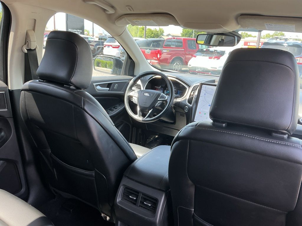Thumbnail: 2021 Ford Edge - 26