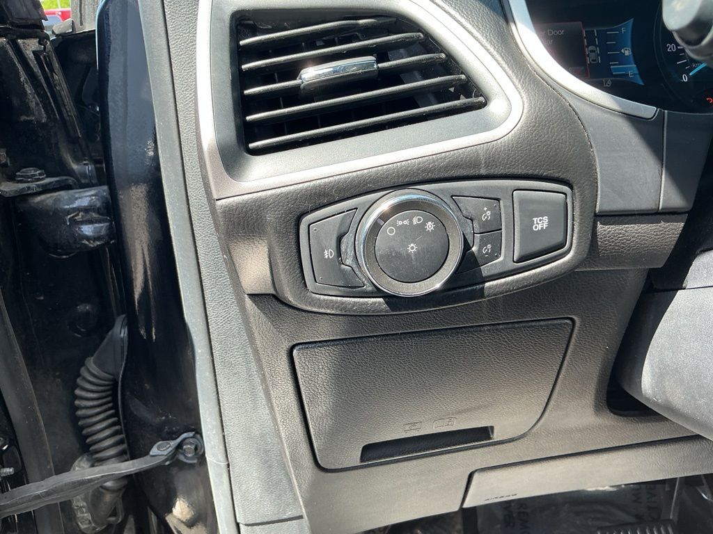 Thumbnail: 2021 Ford Edge - 21