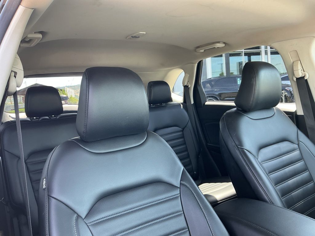 Thumbnail: 2021 Ford Edge - 23