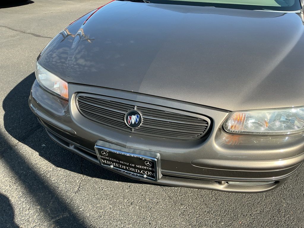 Thumbnail: 2004 Buick Regal - 6