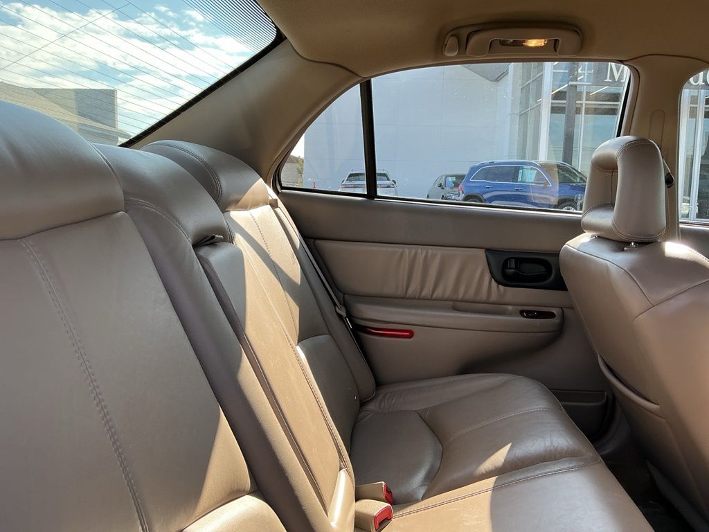 Thumbnail: 2004 Buick Regal - 12
