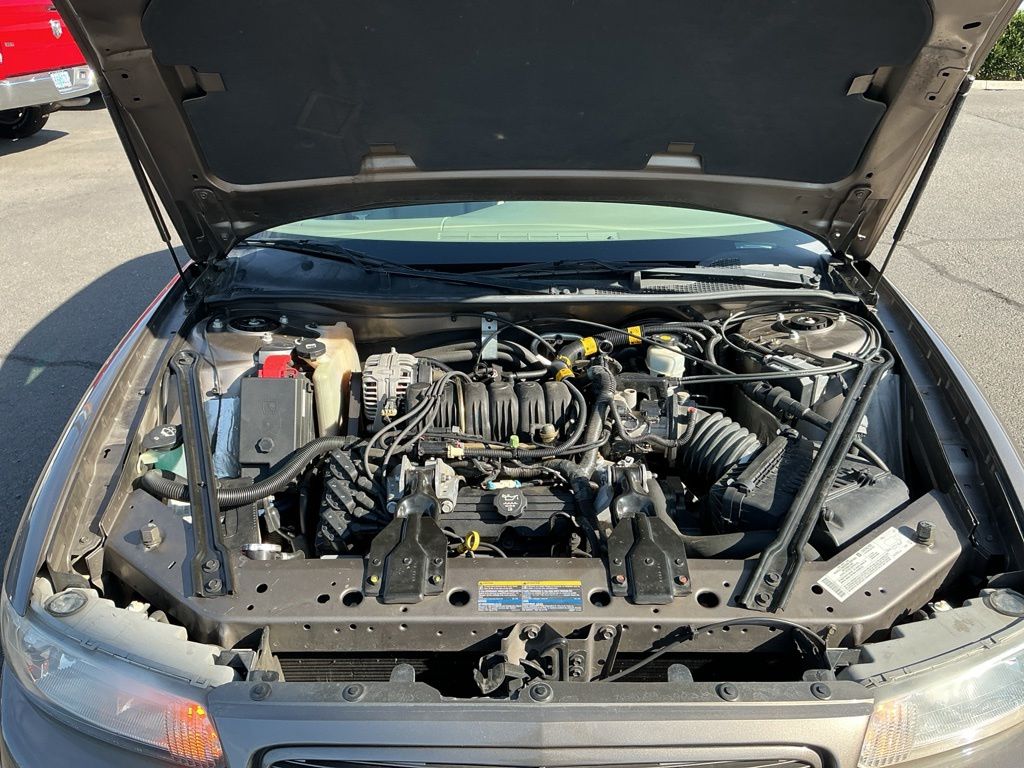 Thumbnail: 2004 Buick Regal - 8