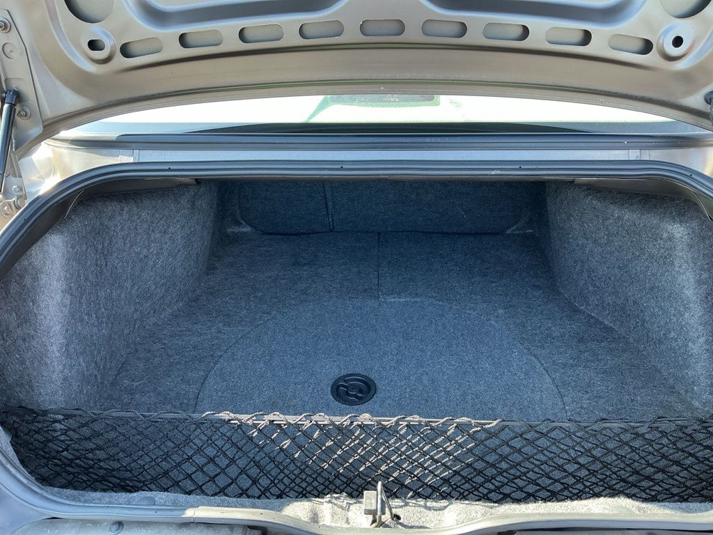 Thumbnail: 2004 Buick Regal - 17