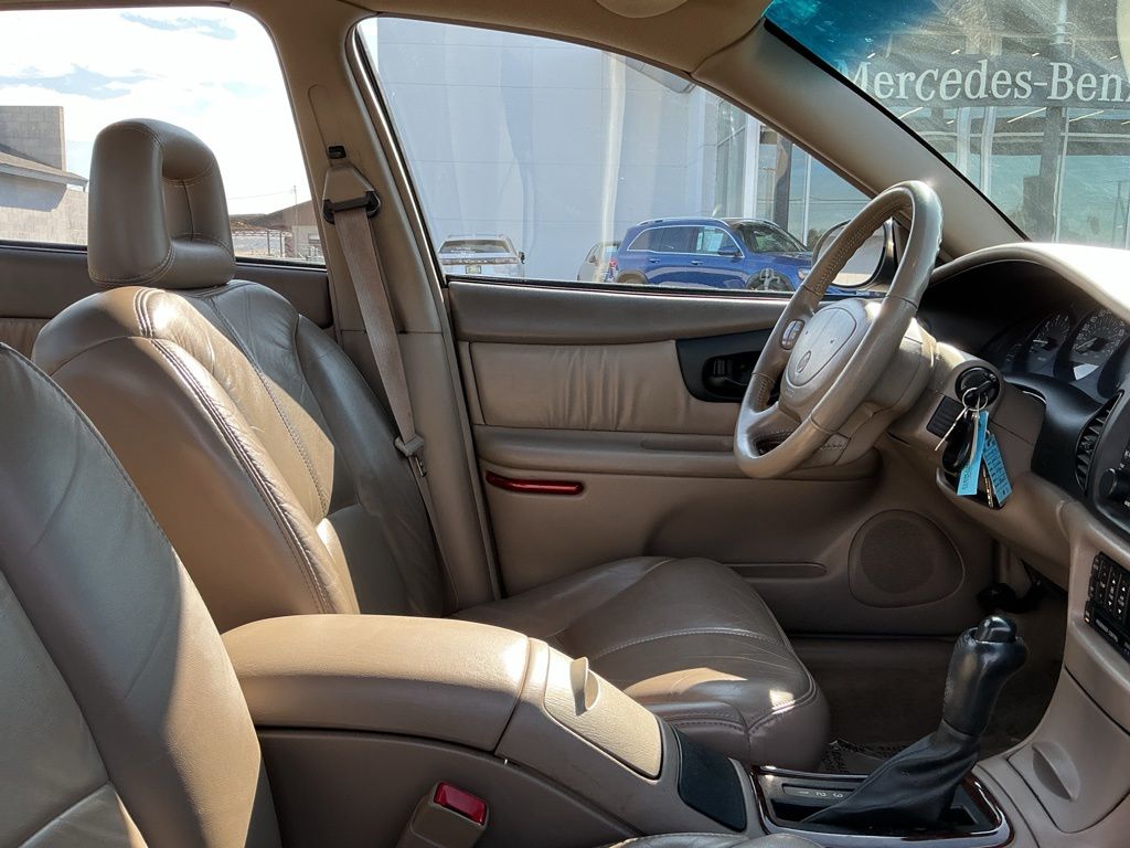 Thumbnail: 2004 Buick Regal - 25