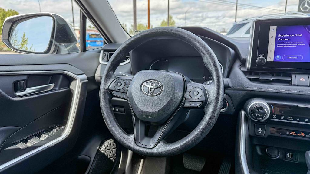 Thumbnail: 2025 Toyota RAV4 - 8