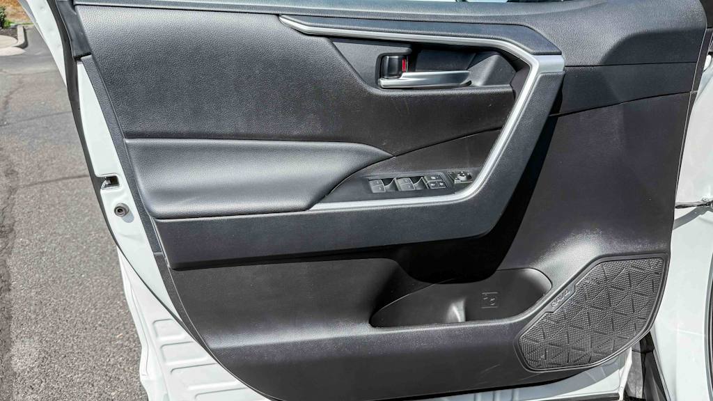 Thumbnail: 2025 Toyota RAV4 - 25