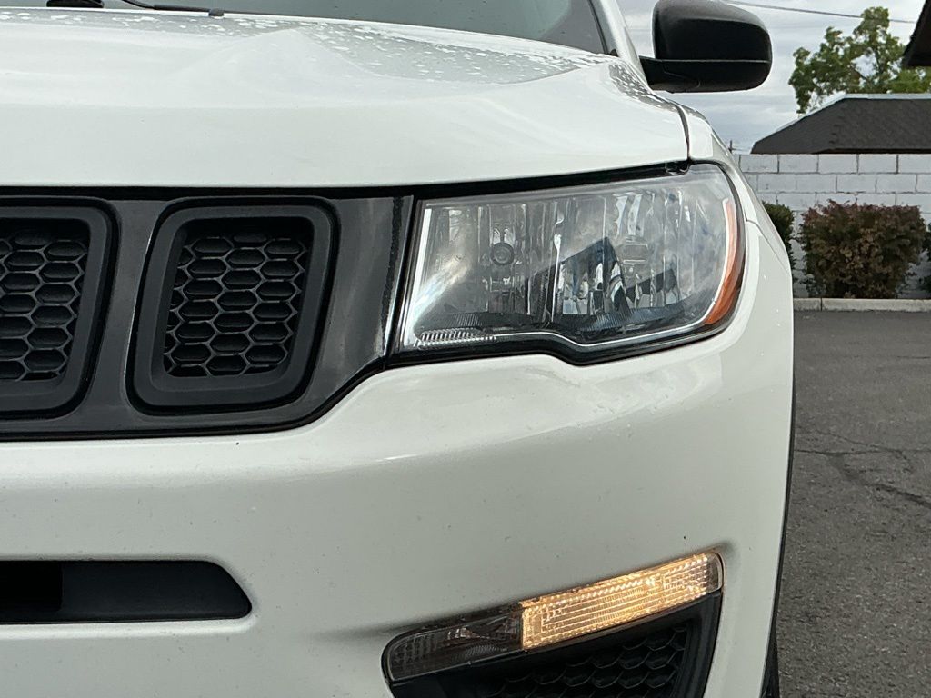Thumbnail: 2018 Jeep Compass - 16