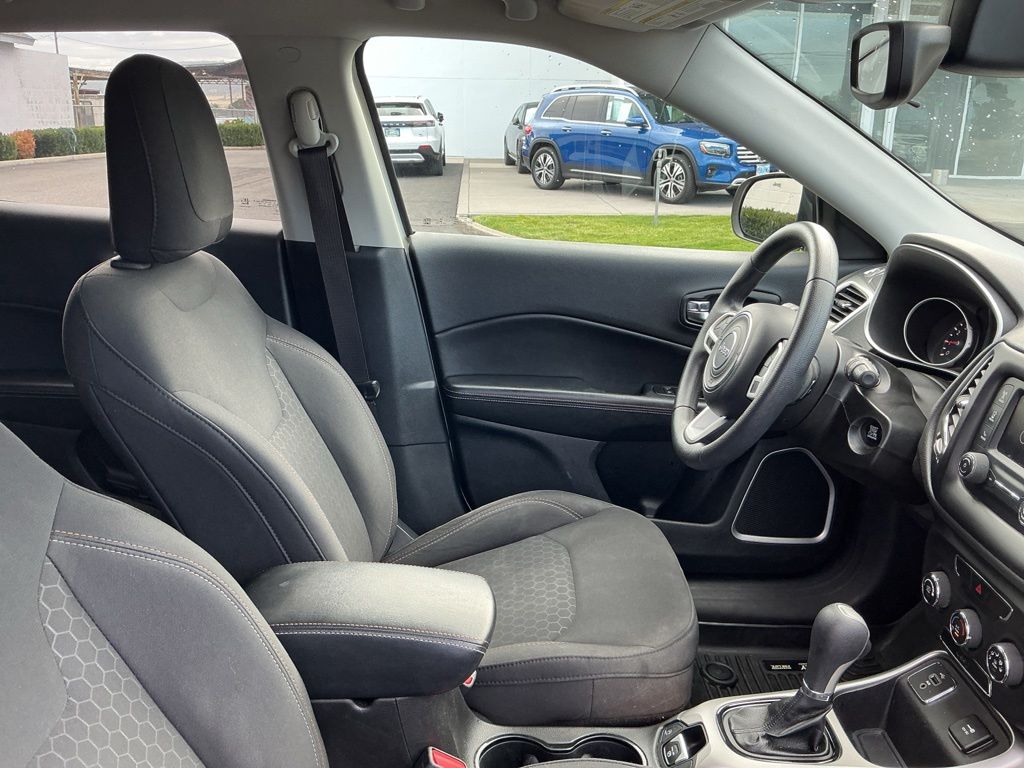 Thumbnail: 2018 Jeep Compass - 25