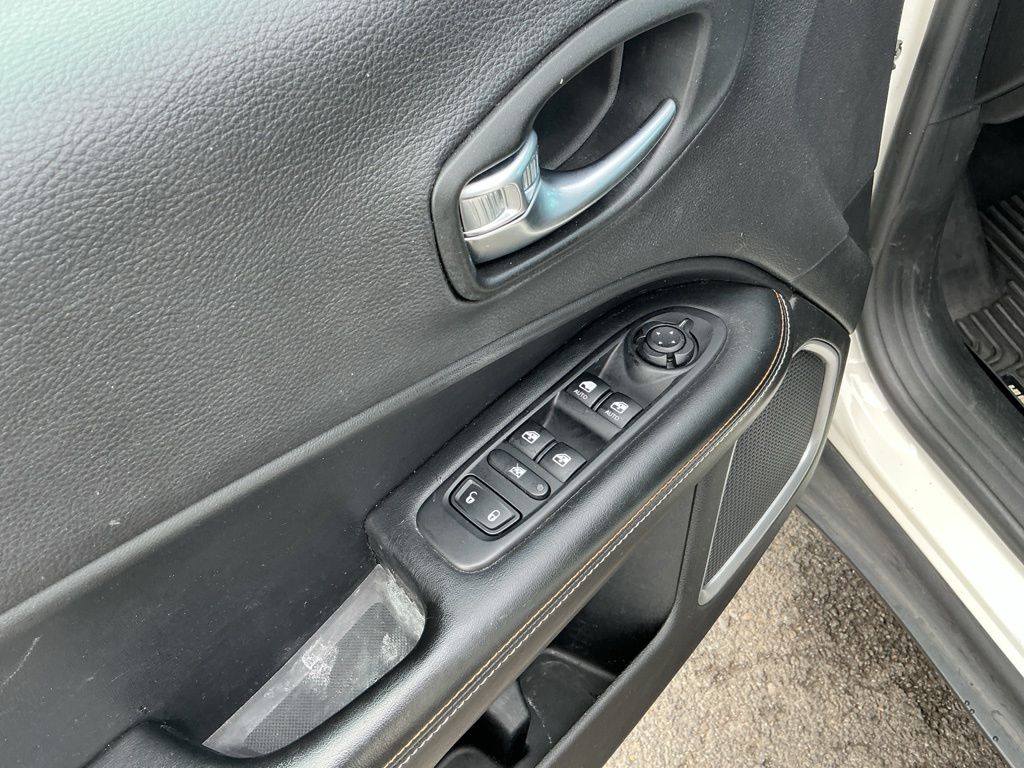 Thumbnail: 2018 Jeep Compass - 24