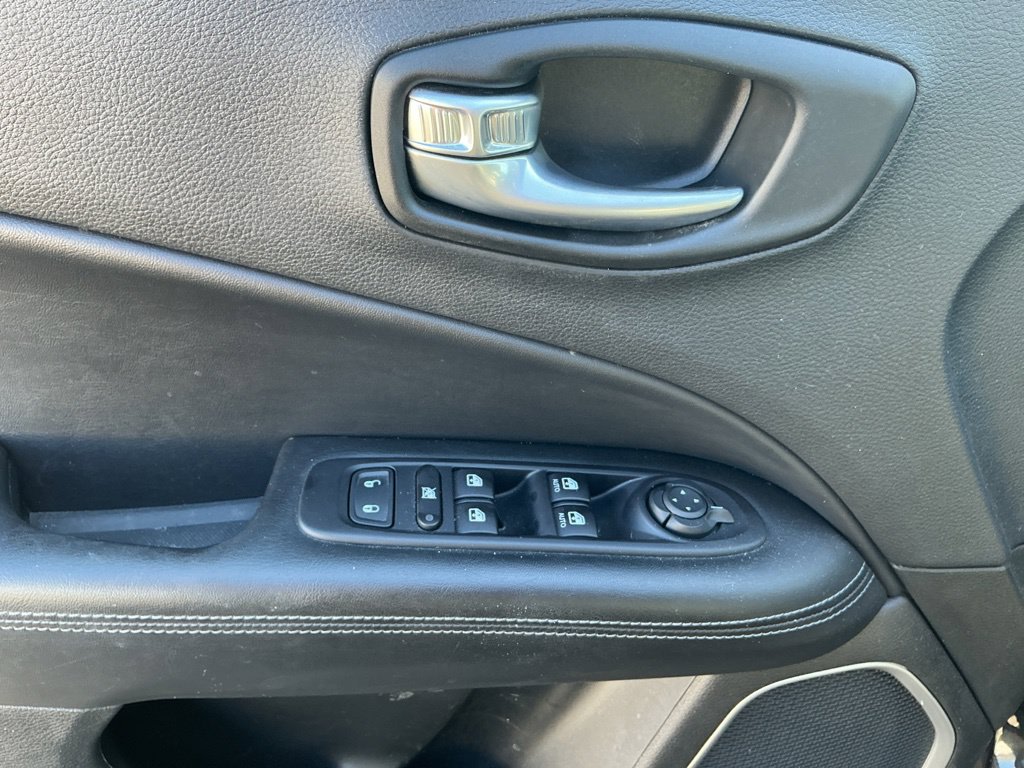 Thumbnail: 2019 Jeep Compass - 19
