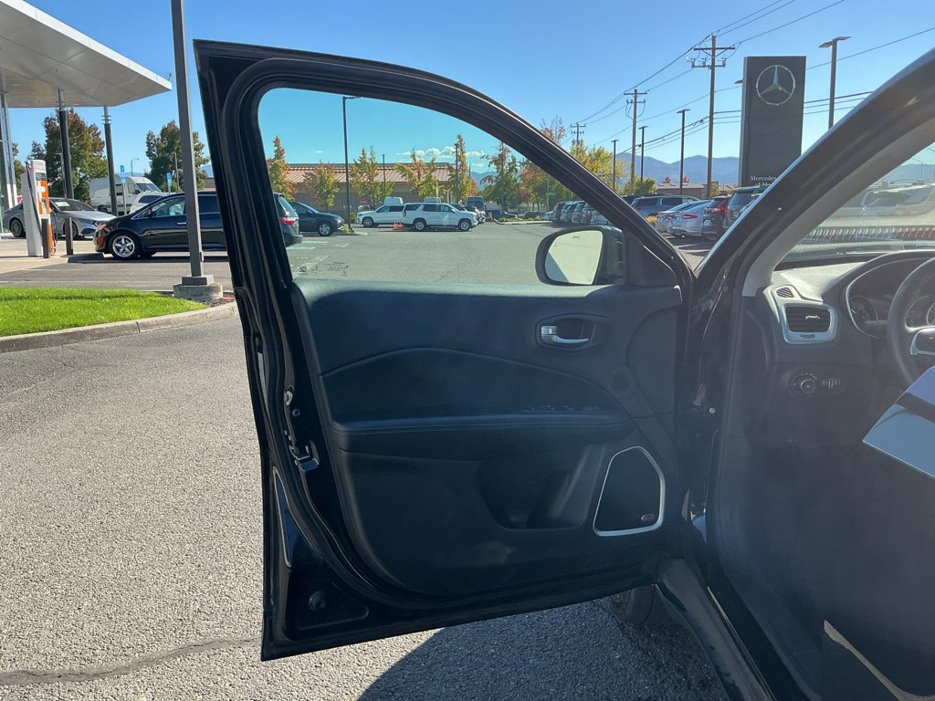 Thumbnail: 2019 Jeep Compass - 18