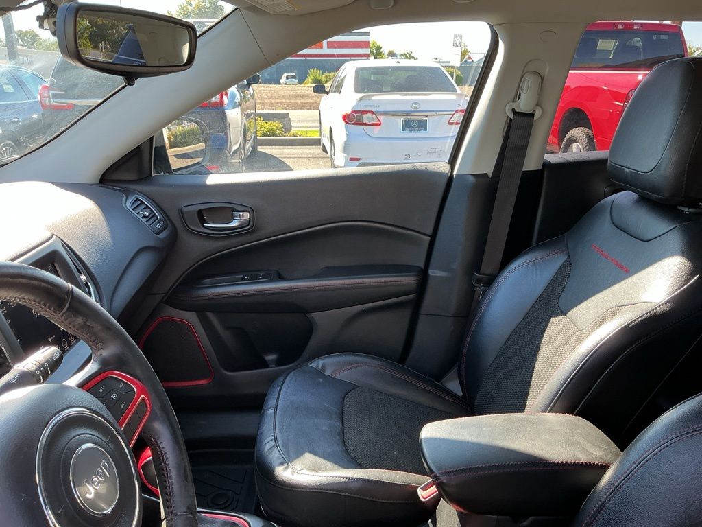 Thumbnail: 2020 Jeep Compass - 10