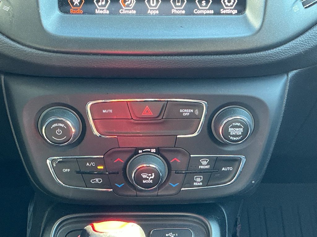 Thumbnail: 2020 Jeep Compass - 30
