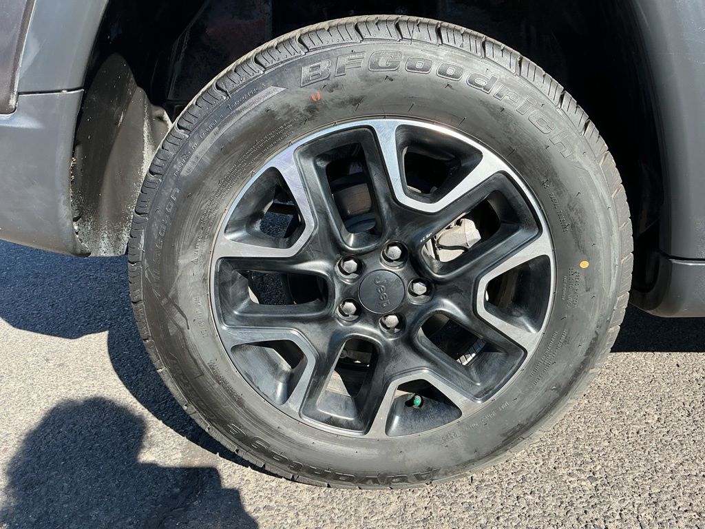 Thumbnail: 2020 Jeep Compass - 20