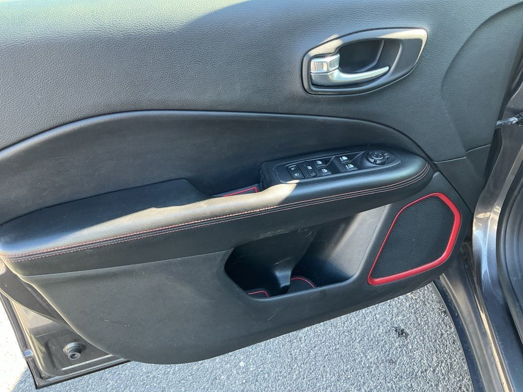 Thumbnail: 2020 Jeep Compass - 22