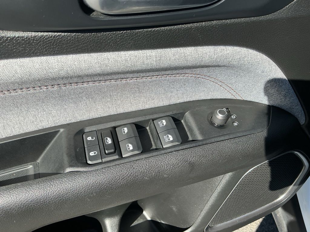 Thumbnail: 2022 Jeep Compass - 24