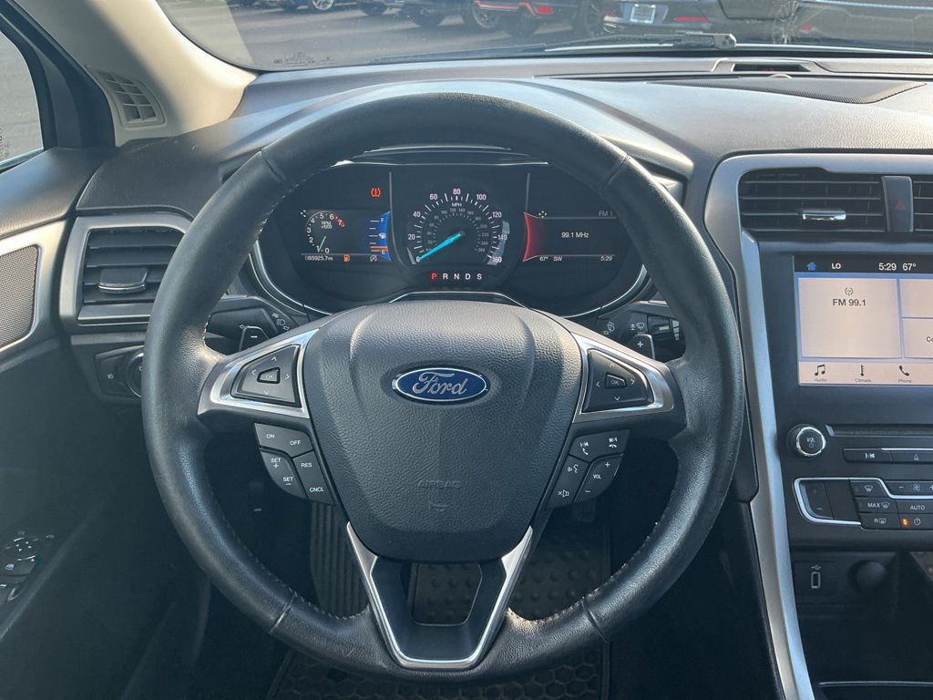 Thumbnail: 2017 Ford Fusion - 13