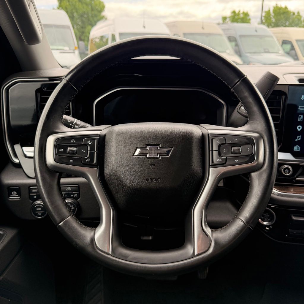 Thumbnail: 2025 Chevrolet Silverado 1500 - 8