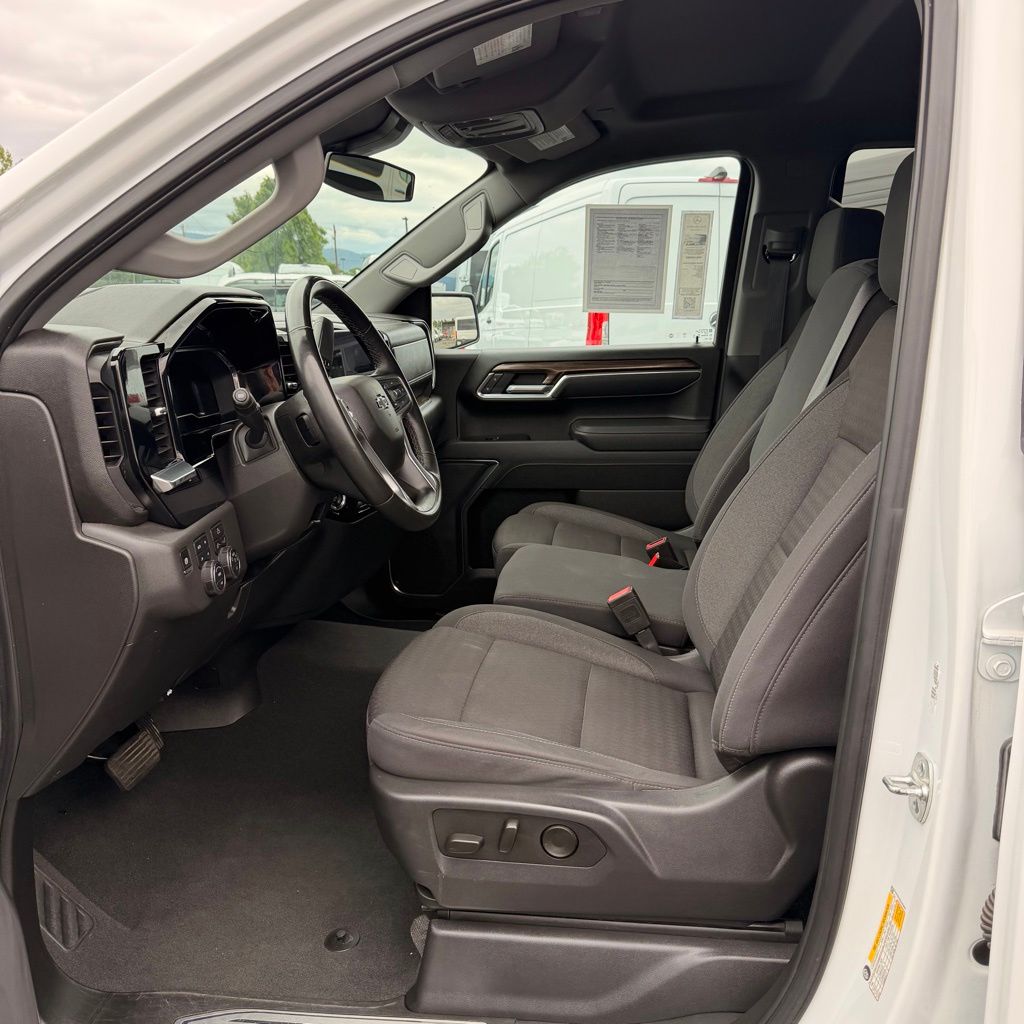 Thumbnail: 2025 Chevrolet Silverado 1500 - 9