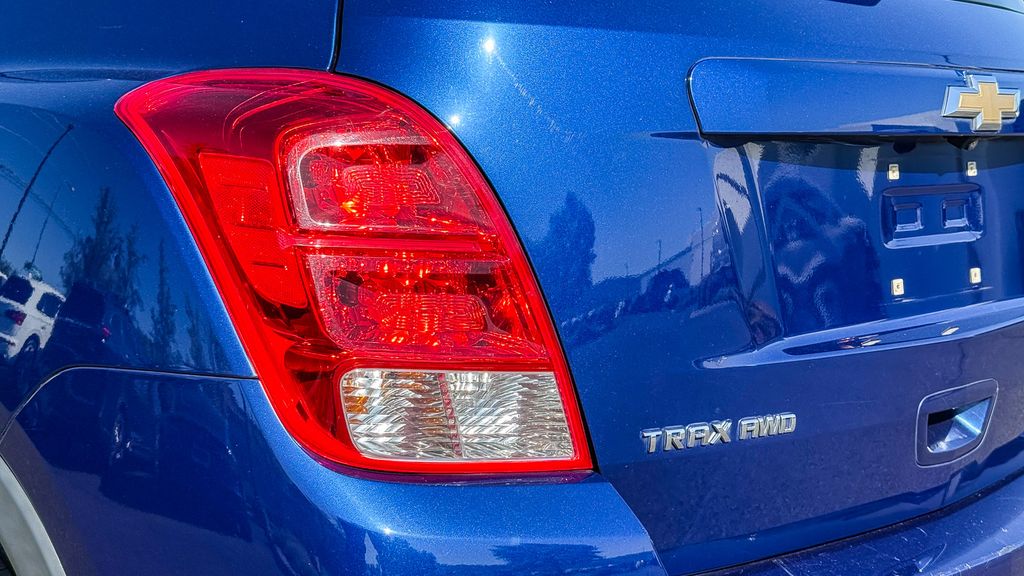 Thumbnail: 2017 Chevrolet Trax - 20