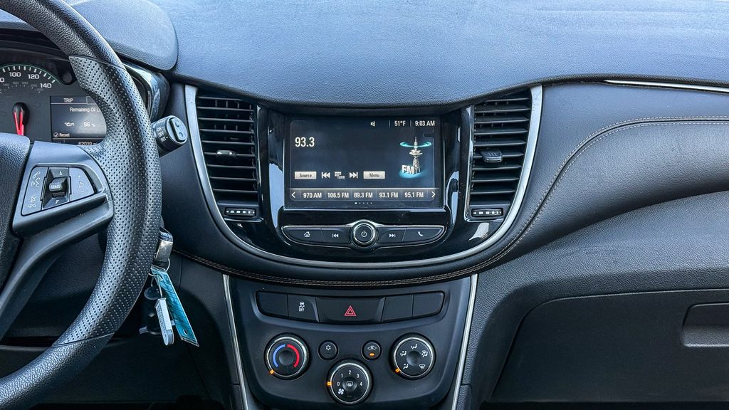 Thumbnail: 2017 Chevrolet Trax - 13