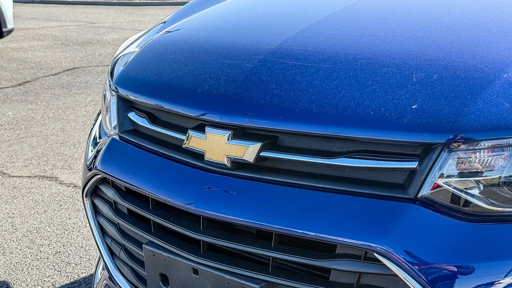 Thumbnail: 2017 Chevrolet Trax - 6