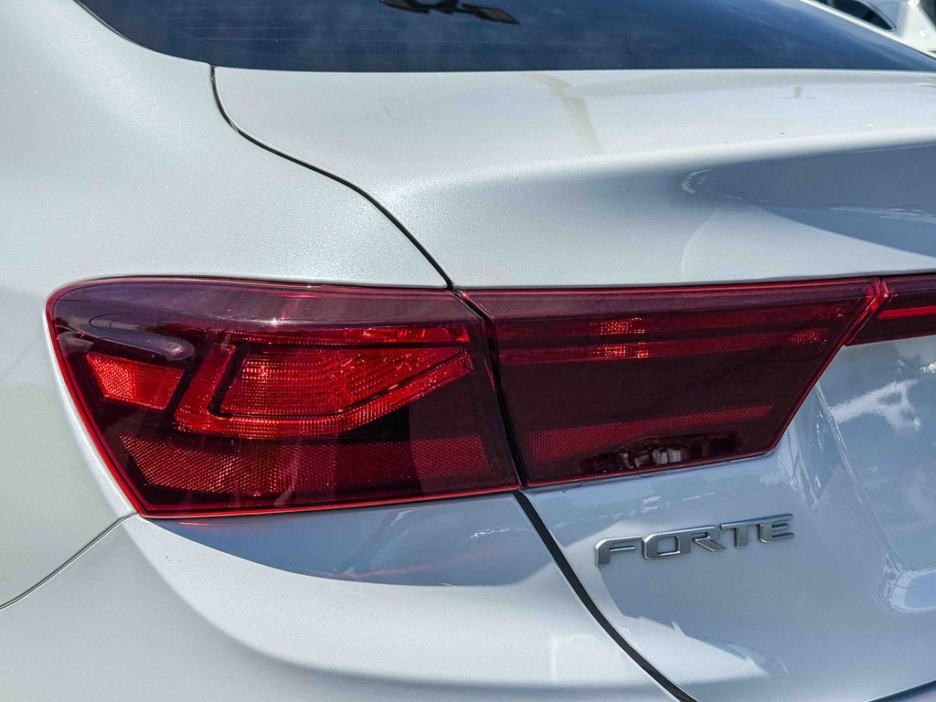 Thumbnail: 2023 Kia Forte - 20