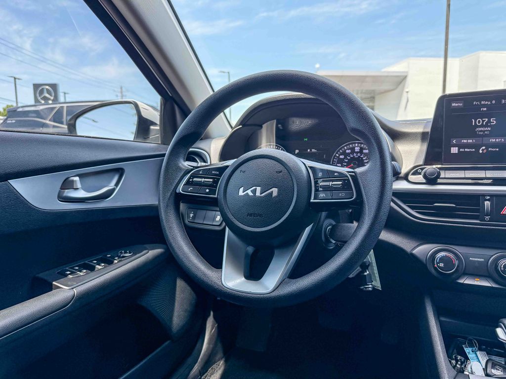 Thumbnail: 2023 Kia Forte - 8